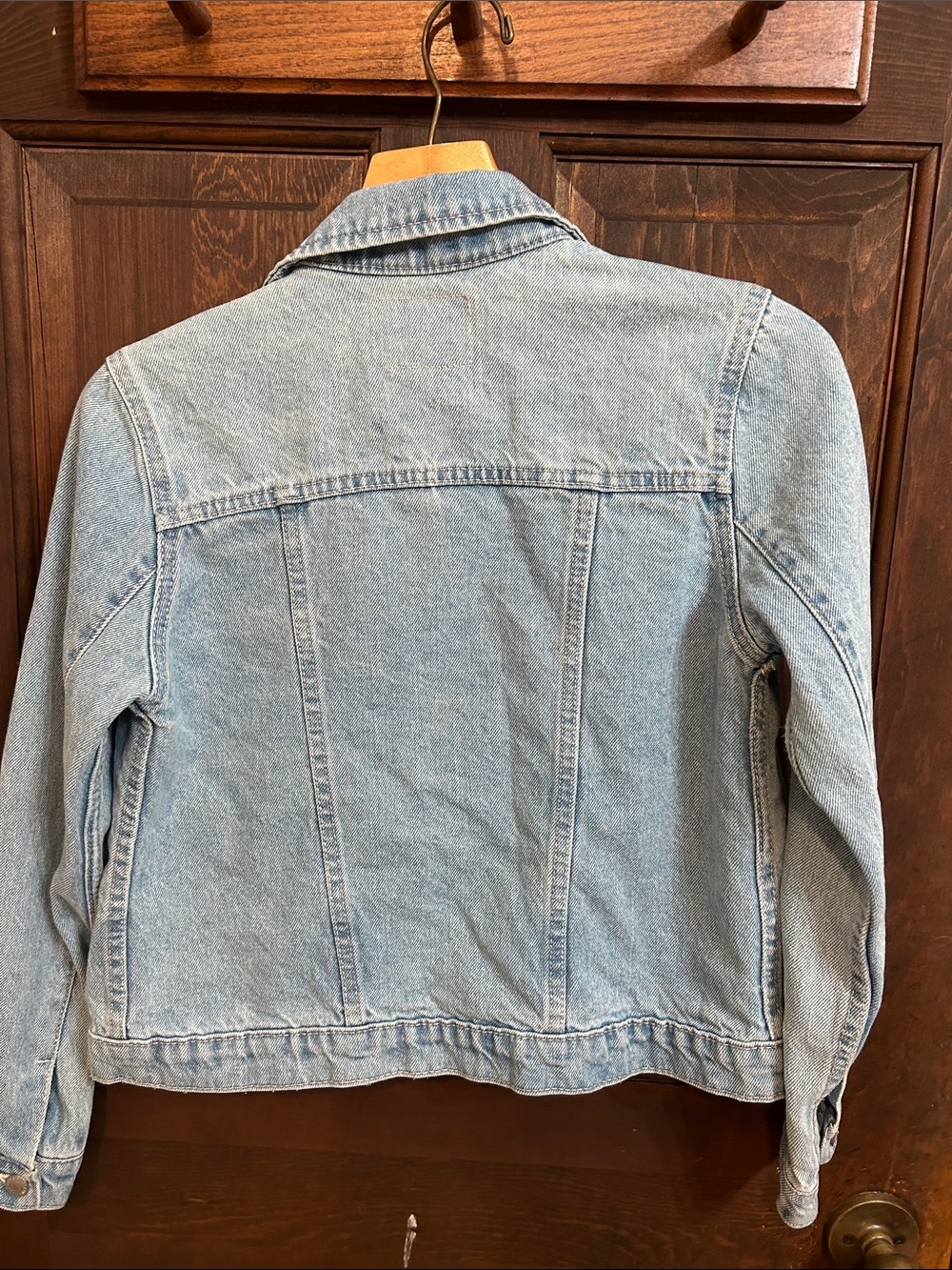 Jean jacket - Picture 2 of 4